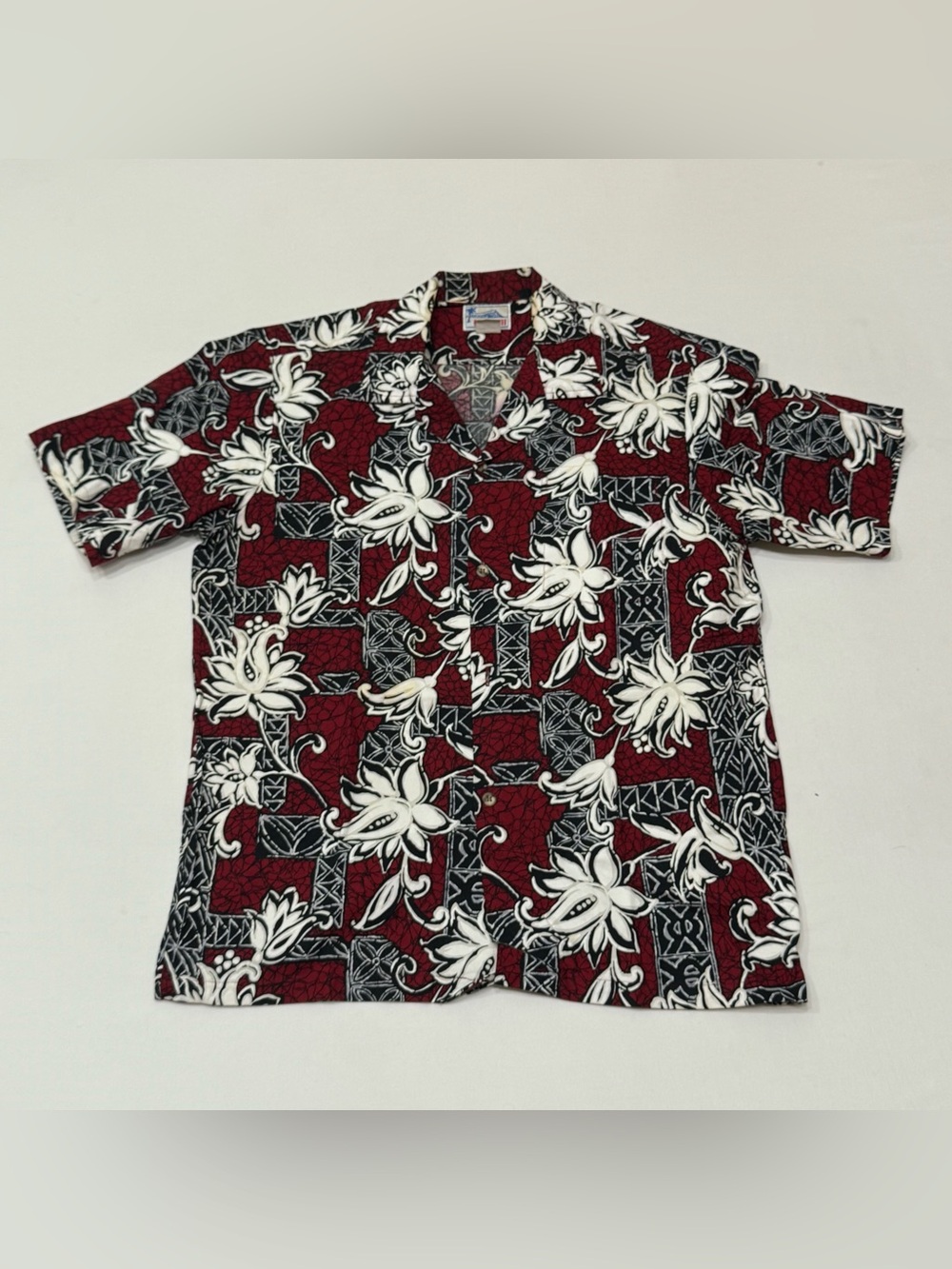 Vintage Made in Hawaii Floral Hawaiian Shirt Casual Button Up Men's Medium Red